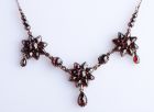 Collier mit 3 Rosetten
