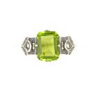 Ring mit imit. Octagon Peridot + 2 Markasiten