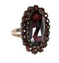 Oval facetted garnet ring