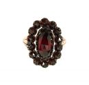 Vintage oval facetted garnet ring in Victorian style
