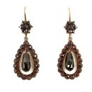 Vintage dangling garnet earrings with briolets in Victorian style