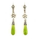 Lange Ohrringe mit imit. Peridot Briolette + Perlchen + Markasit