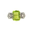 Ring mit imit. Octagon Peridot + 2 Markasiten
